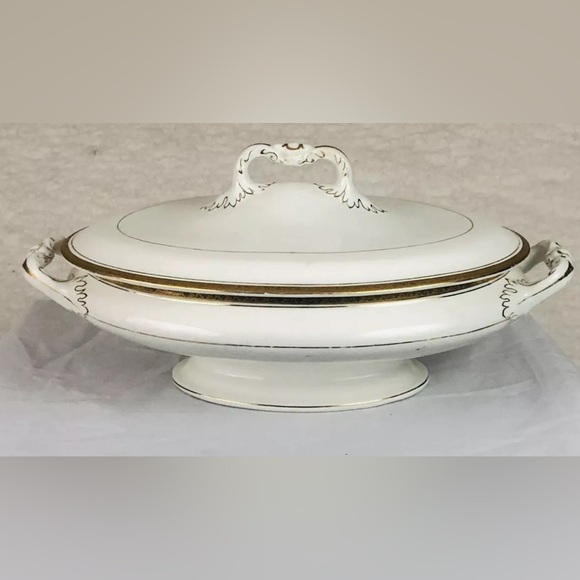 John Maddock & Sons Ltd Royal Vitreous England Covered Serving Dish MAD71 - Picture 1 of 9